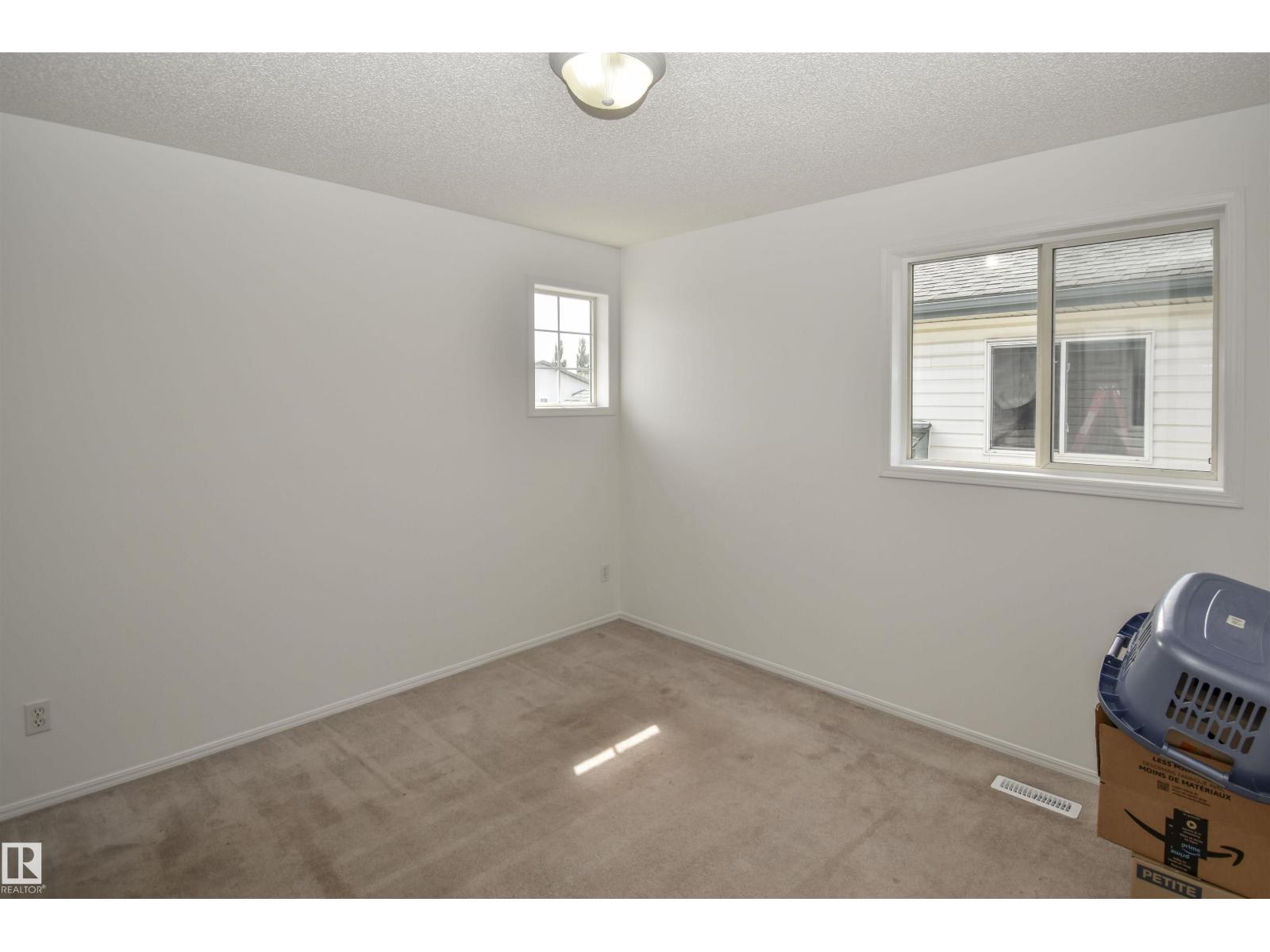 45 Landsdowne DR - 18