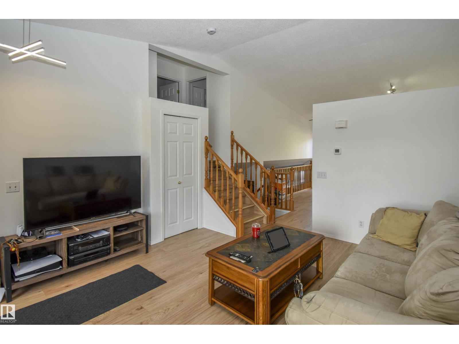 45 Landsdowne DR - 6