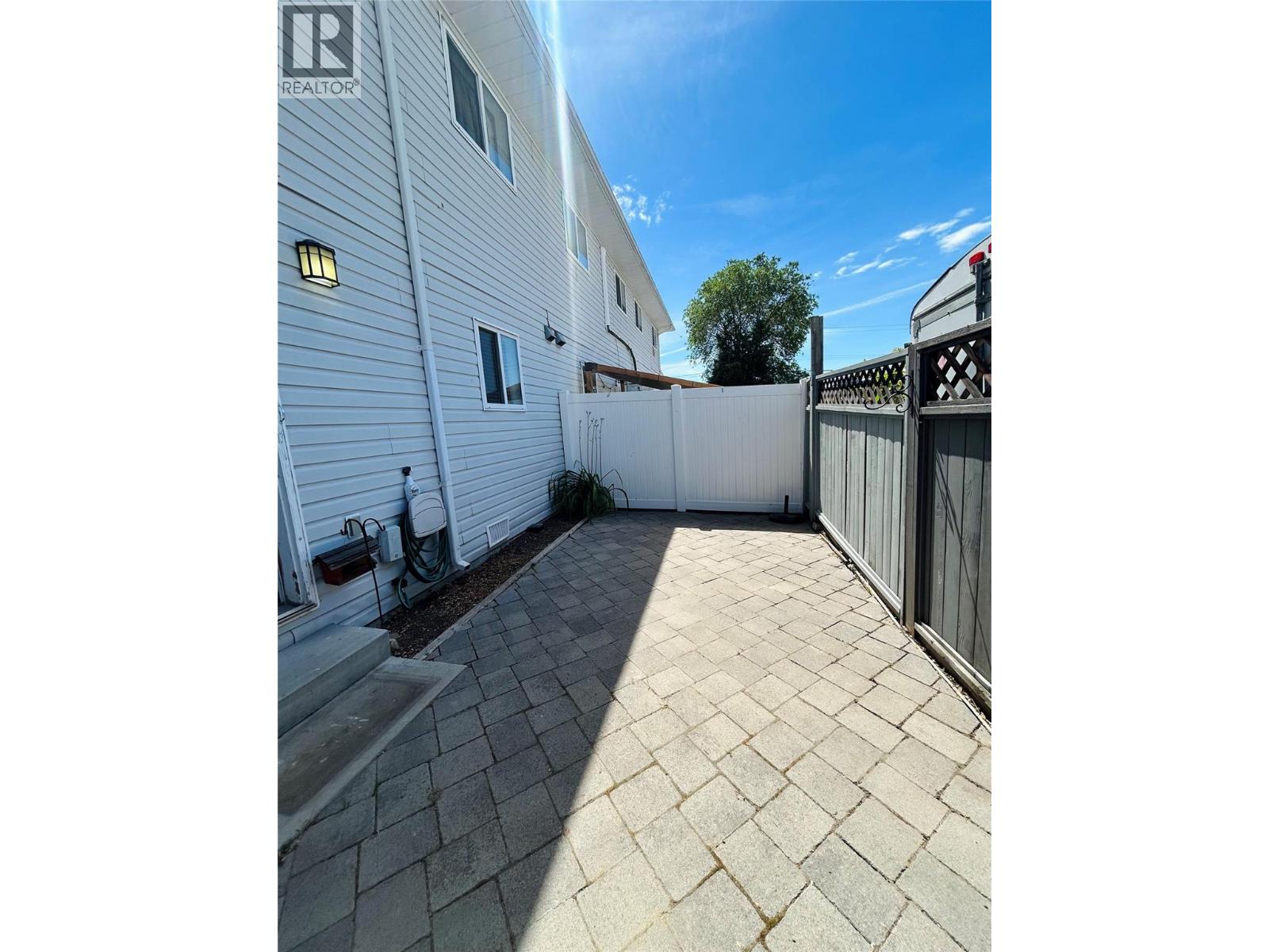 #103 173 Green Avenue - 11