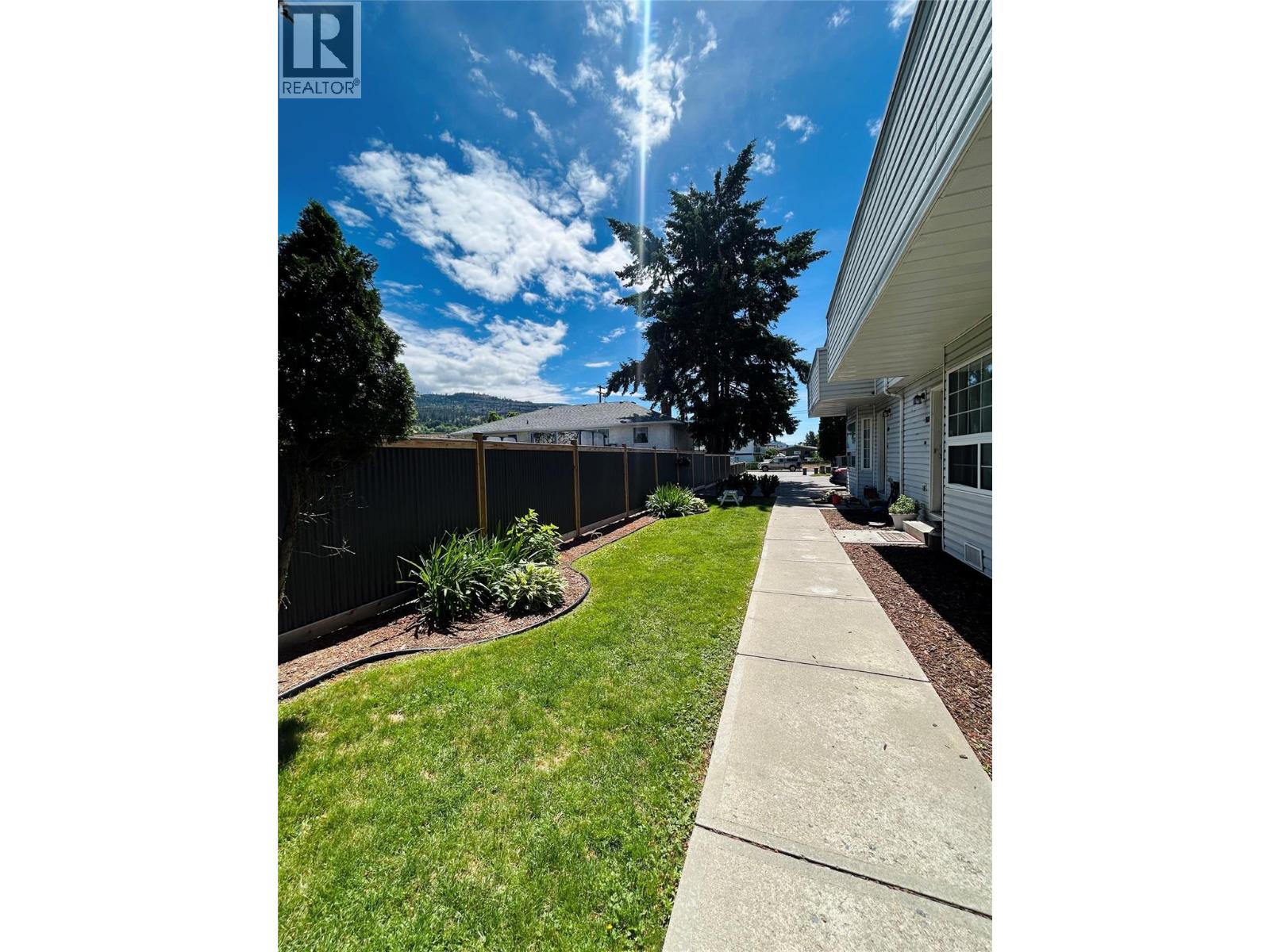 #103 173 Green Avenue - 2