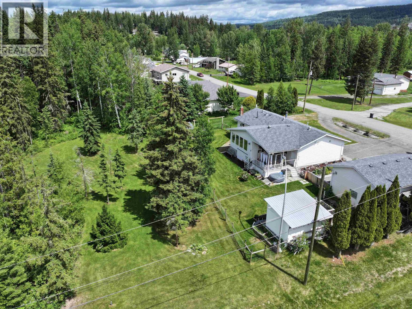 1541 BEACH CRESCENT - 5