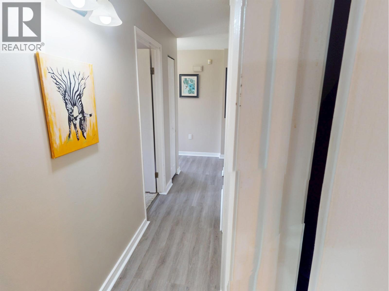 1541 BEACH CRESCENT - 25