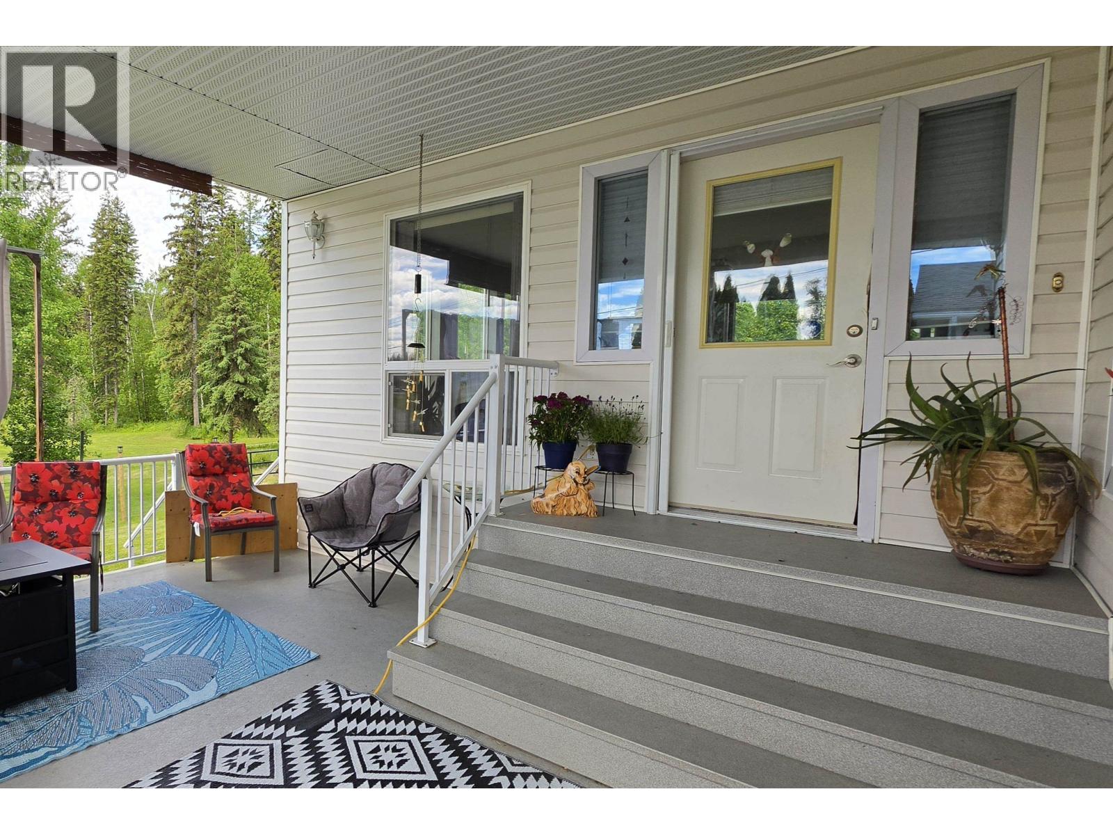 1541 BEACH CRESCENT - 8