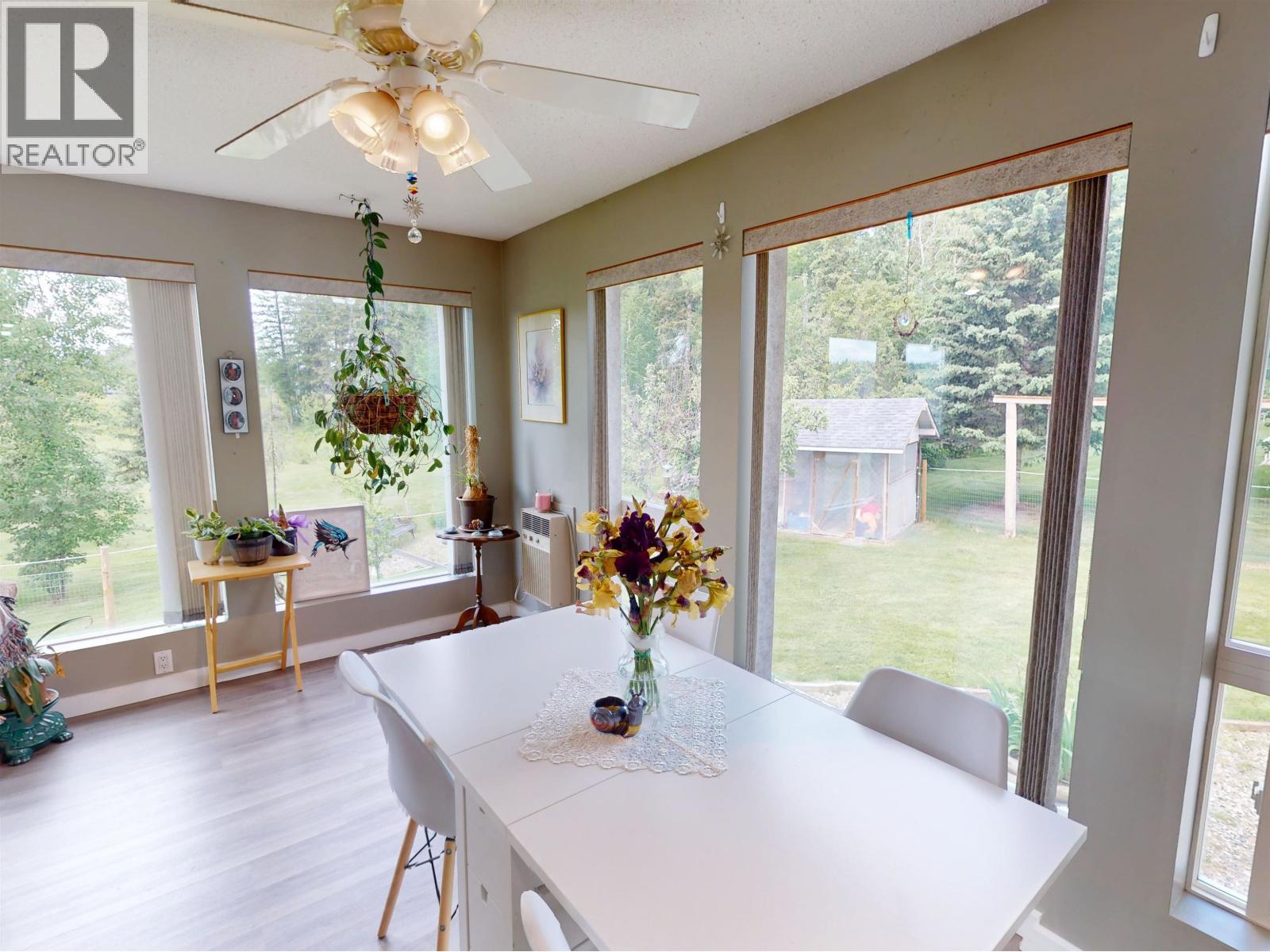 1541 BEACH CRESCENT - 21
