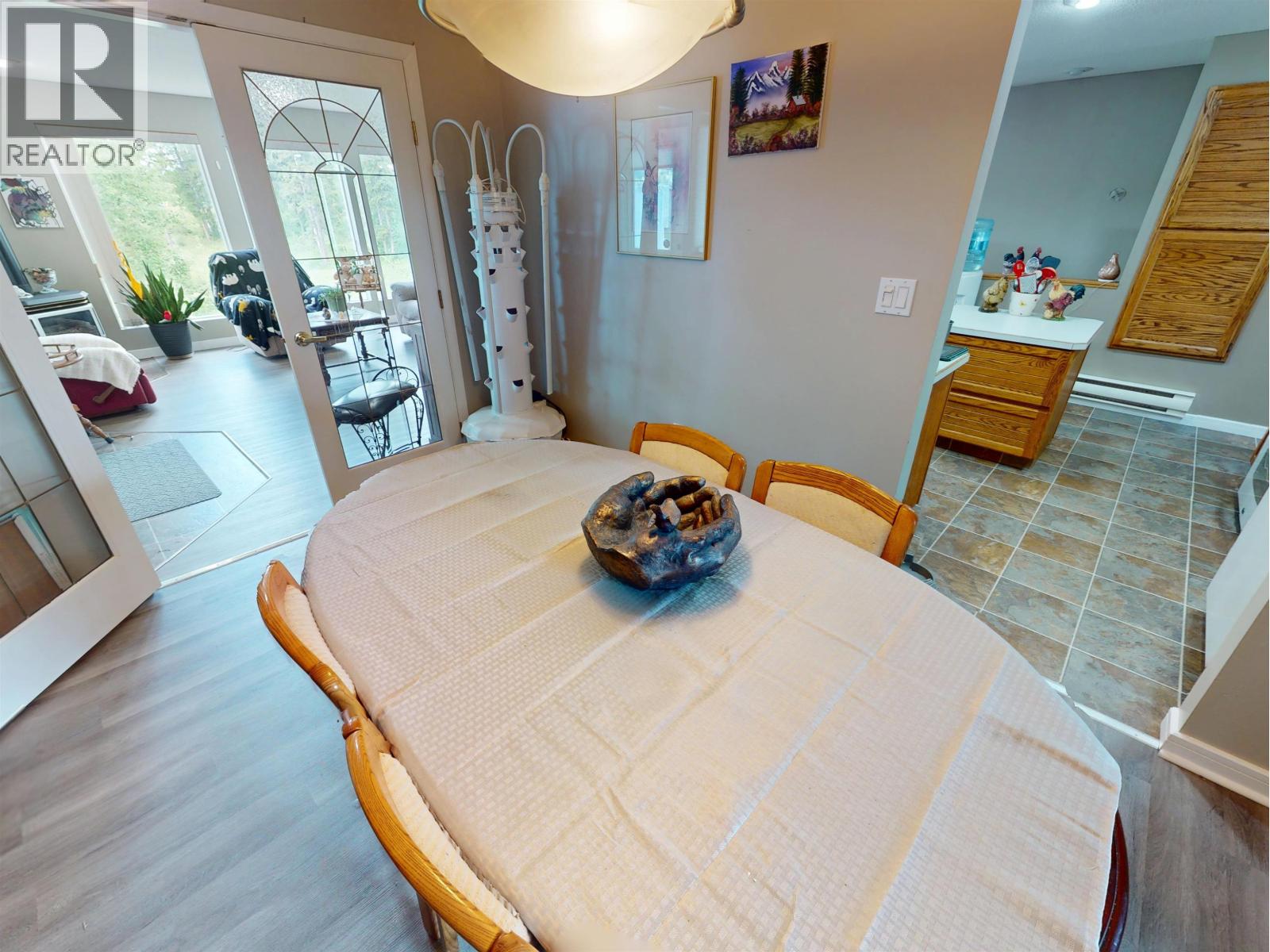 1541 BEACH CRESCENT - 13