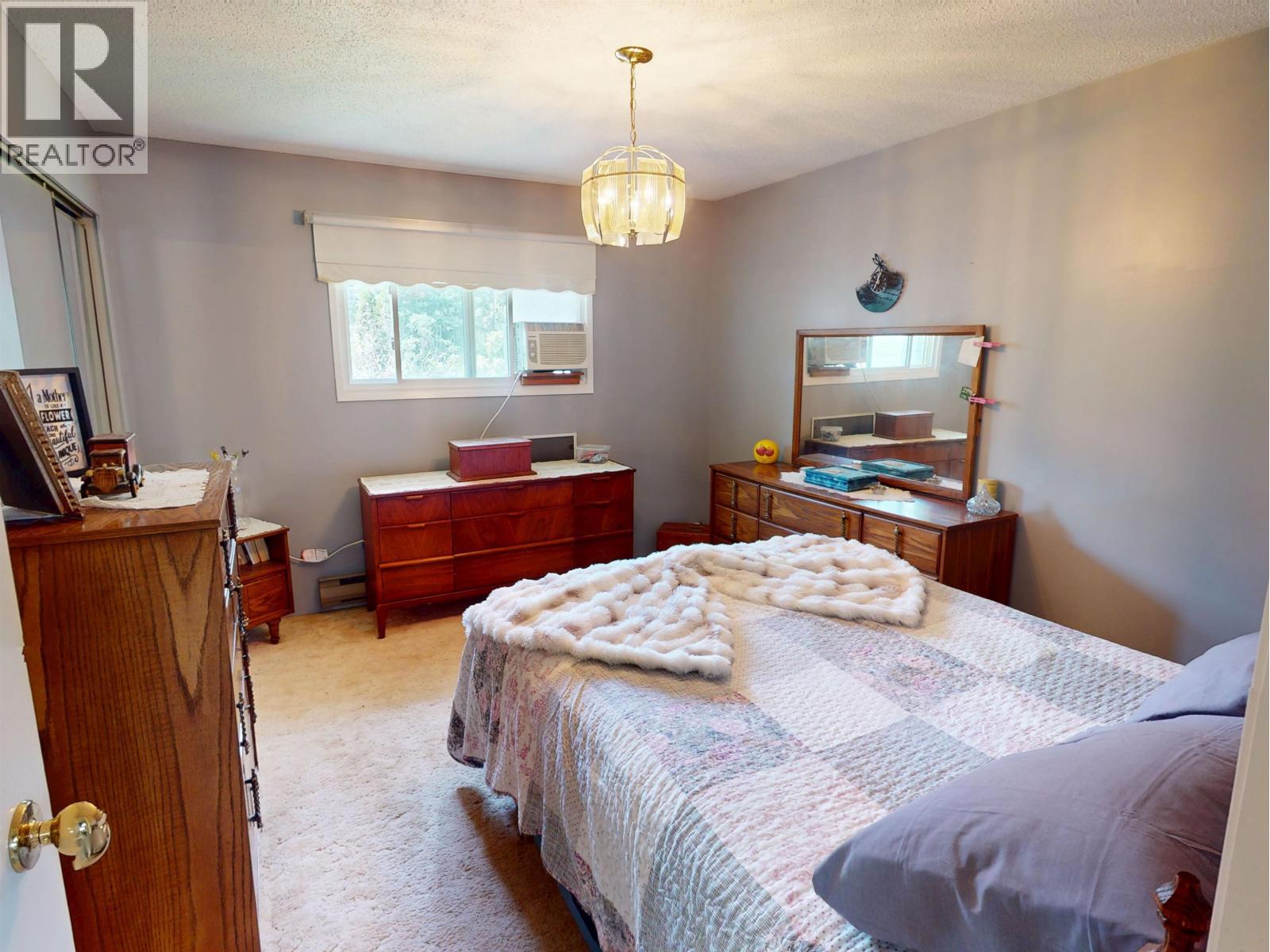 1541 BEACH CRESCENT - 28