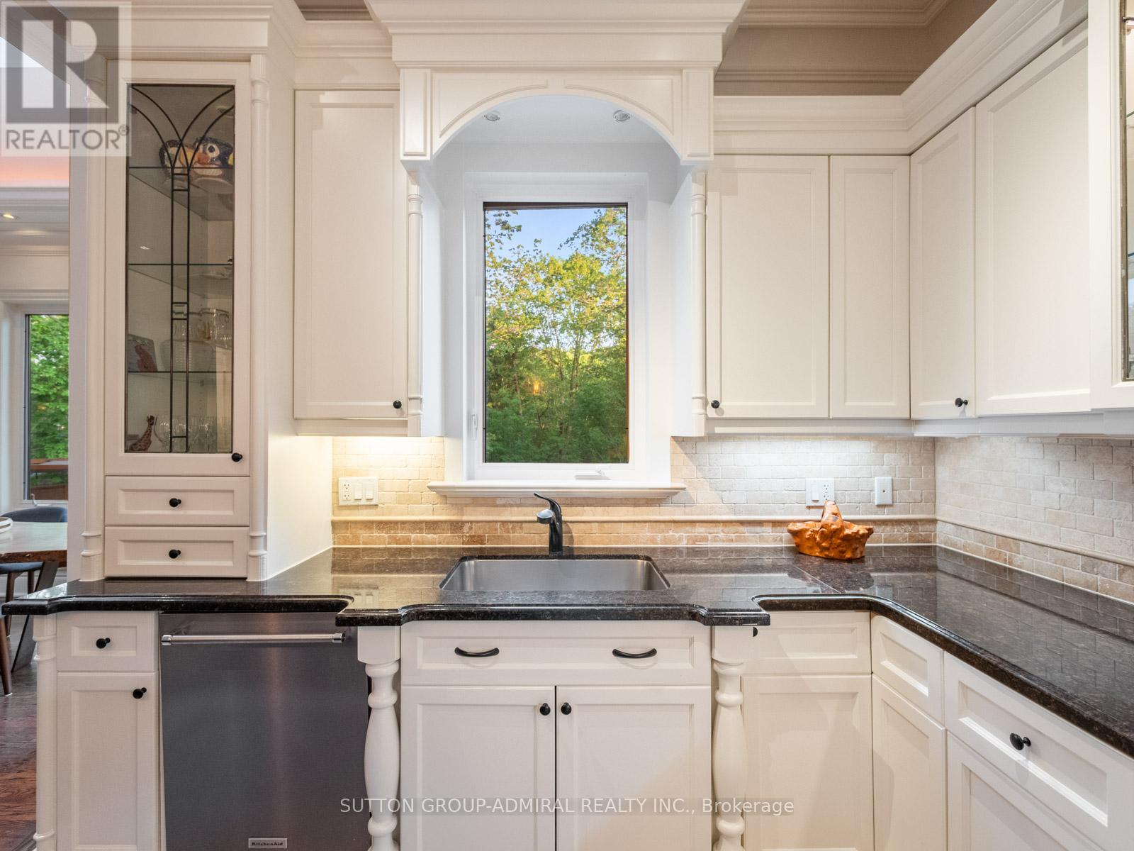 35 WENTWORTH AVENUE - 15