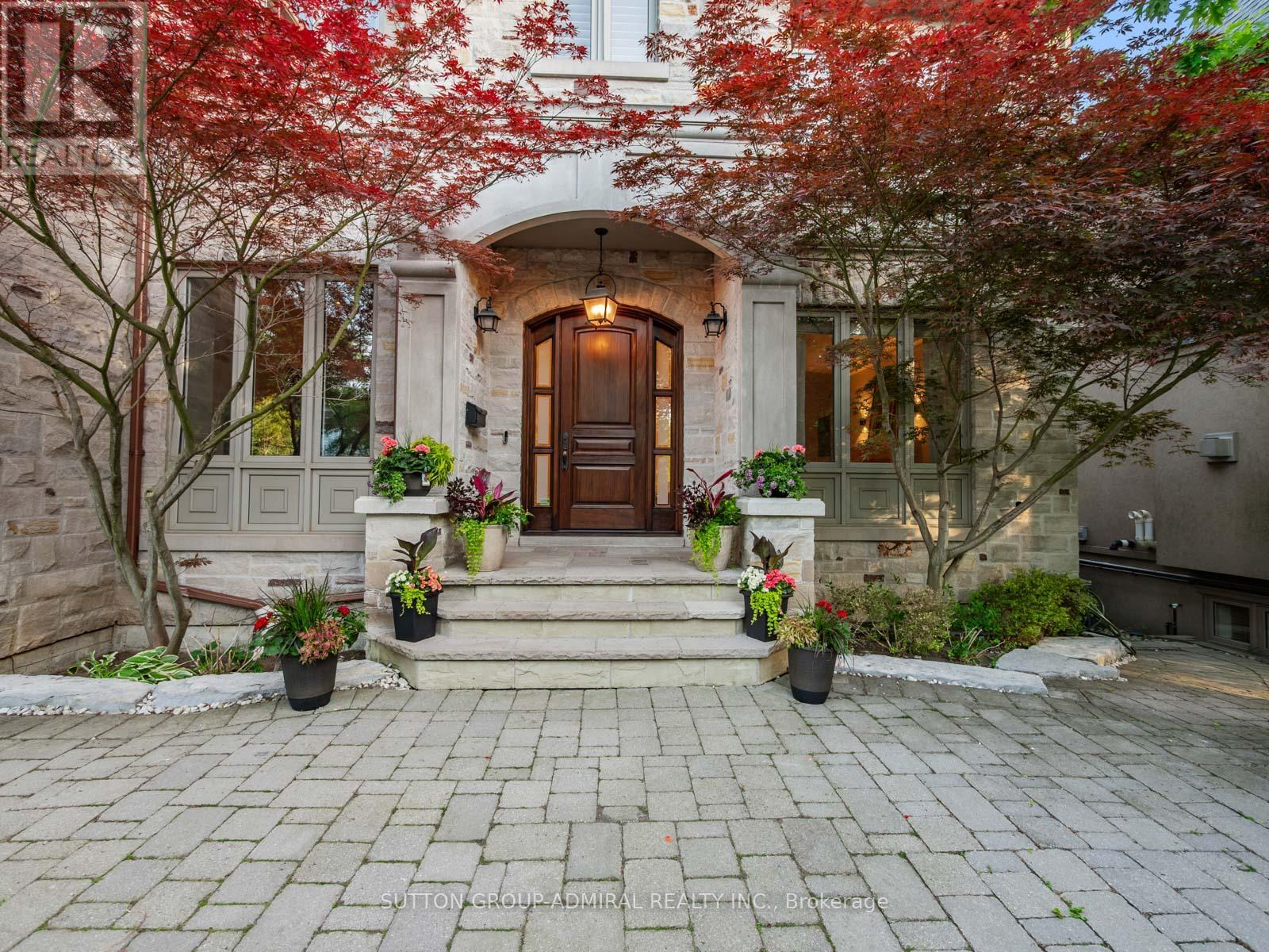 35 WENTWORTH AVENUE - 6