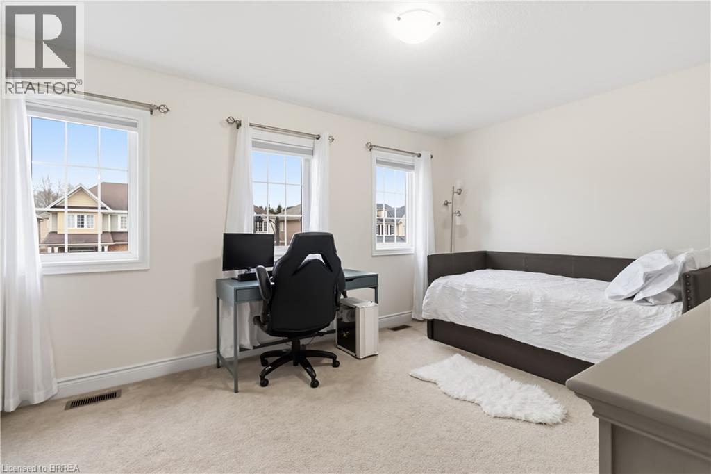 16 POLLARD Street - 24