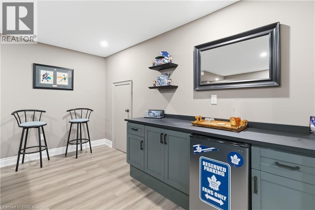 16 POLLARD Street - 37