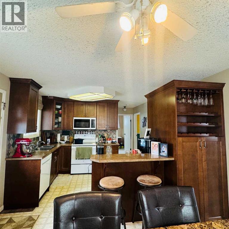 705 10 Avenue SE — photo 9