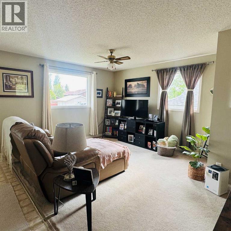 705 10 Avenue SE - photo 3
