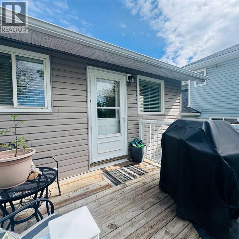 705 10 Avenue SE — photo 26