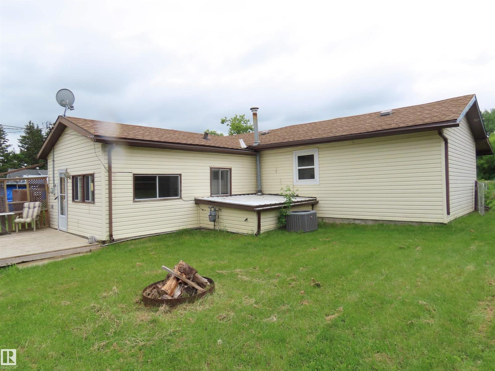 4840 51 AV - photo 3