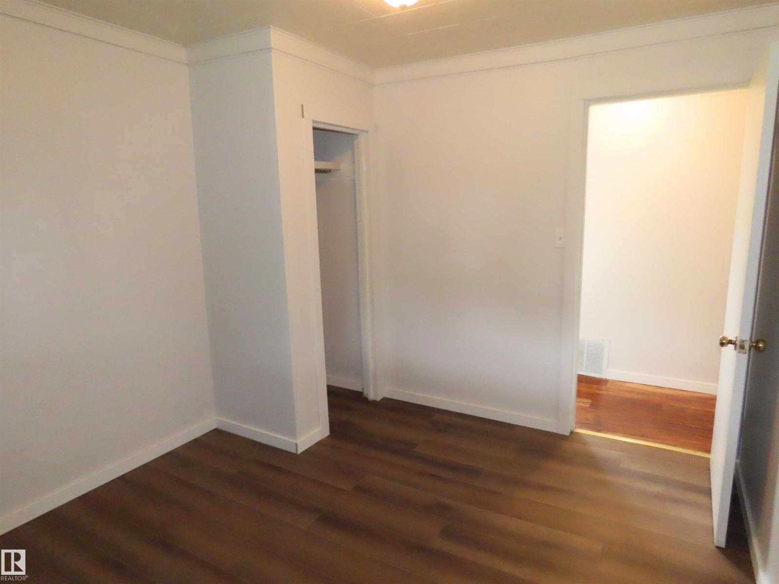 4840 51 AV — photo 19