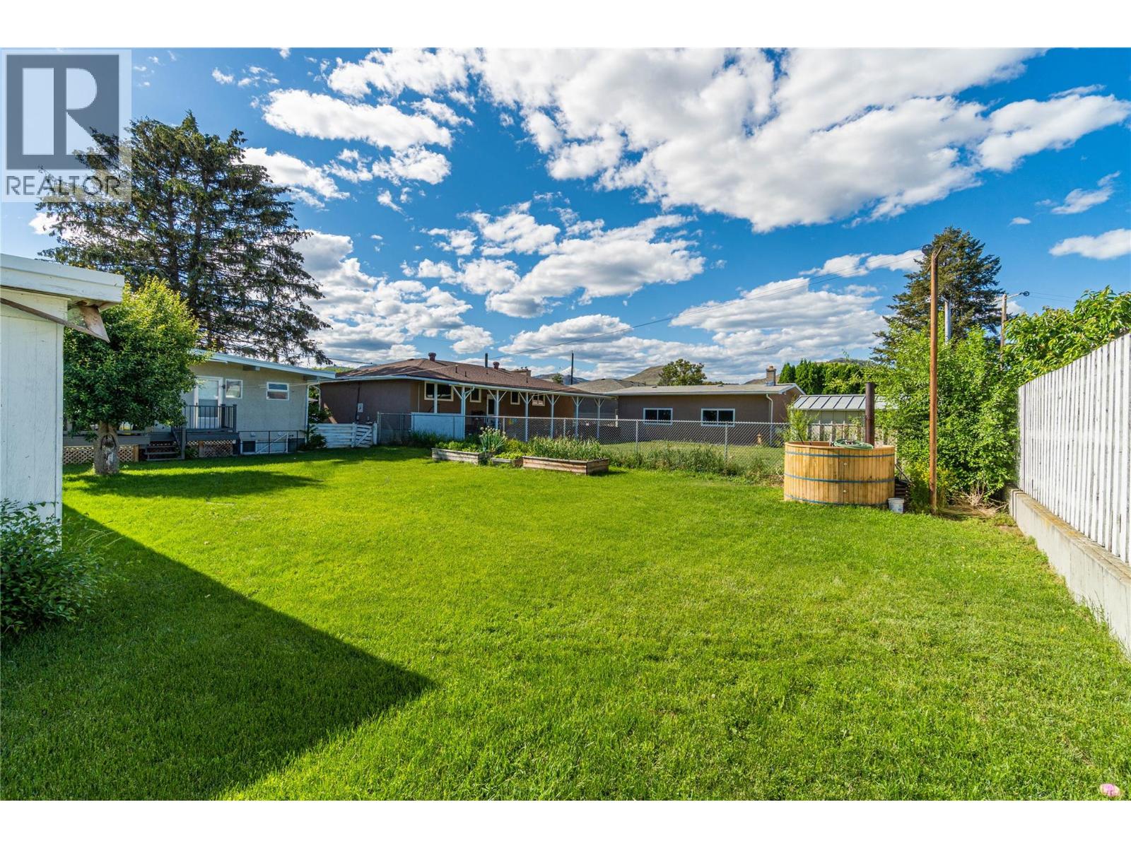 745 KELLY Drive - 13