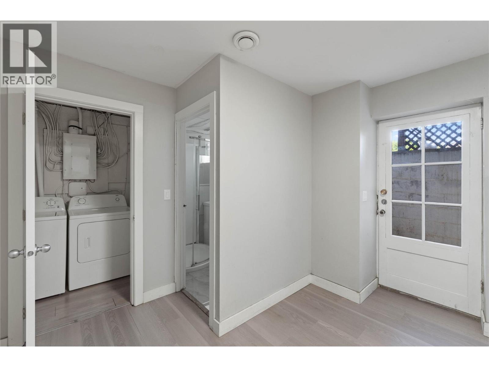 745 KELLY Drive - 17