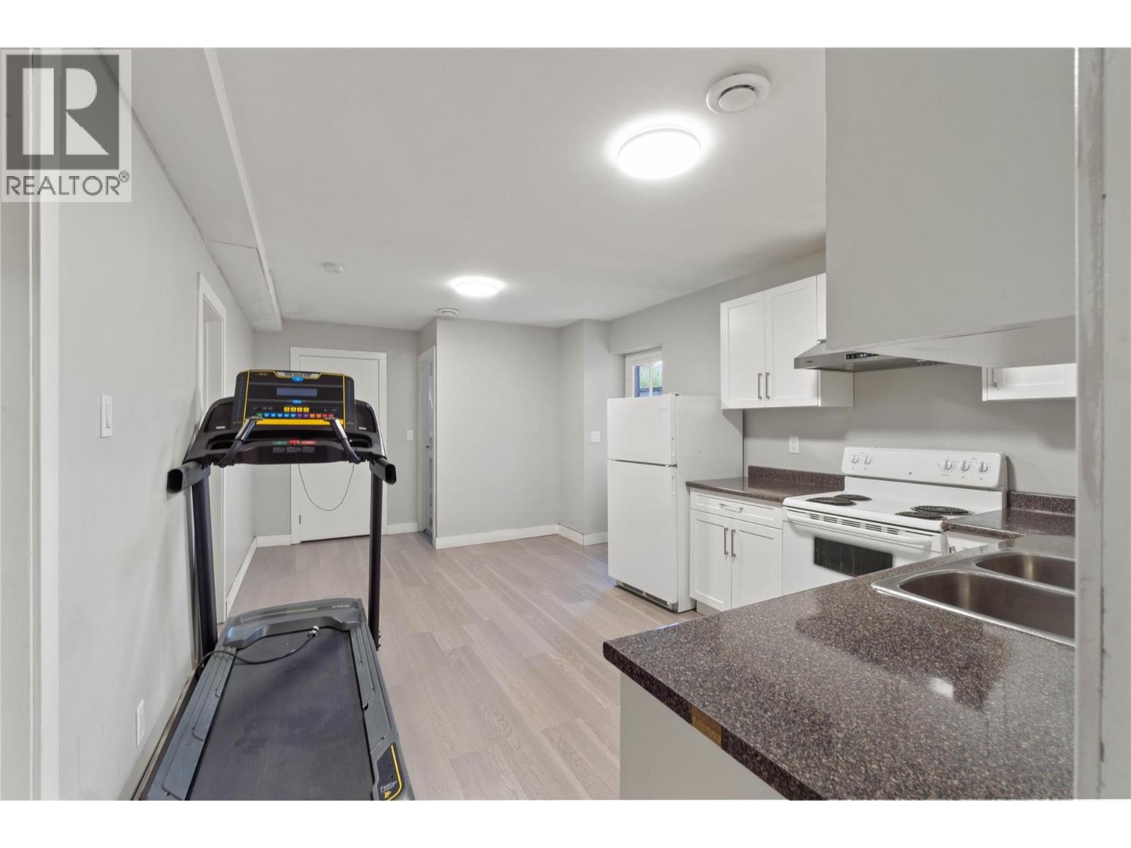 745 KELLY Drive - 25