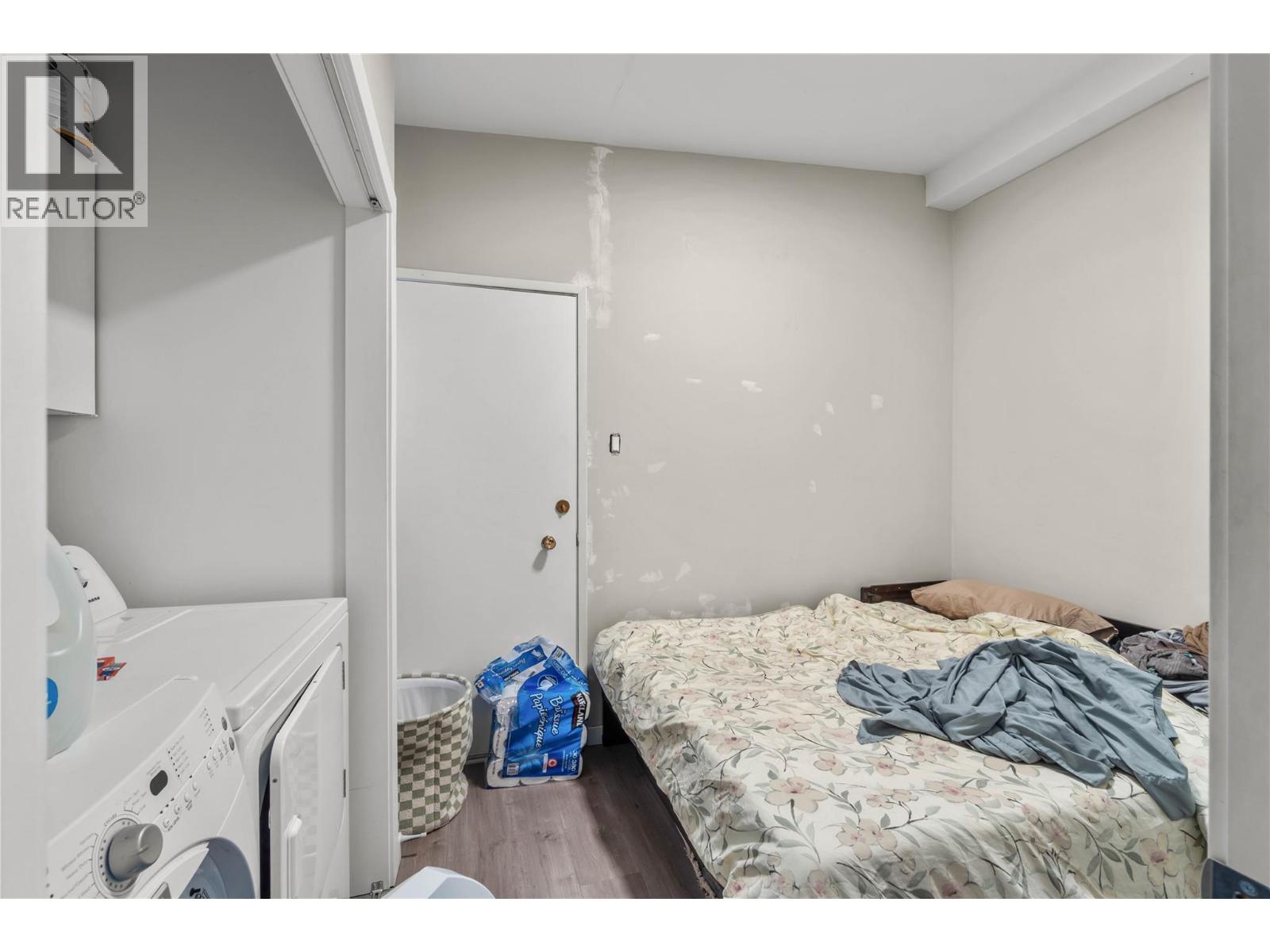 745 KELLY Drive - 26