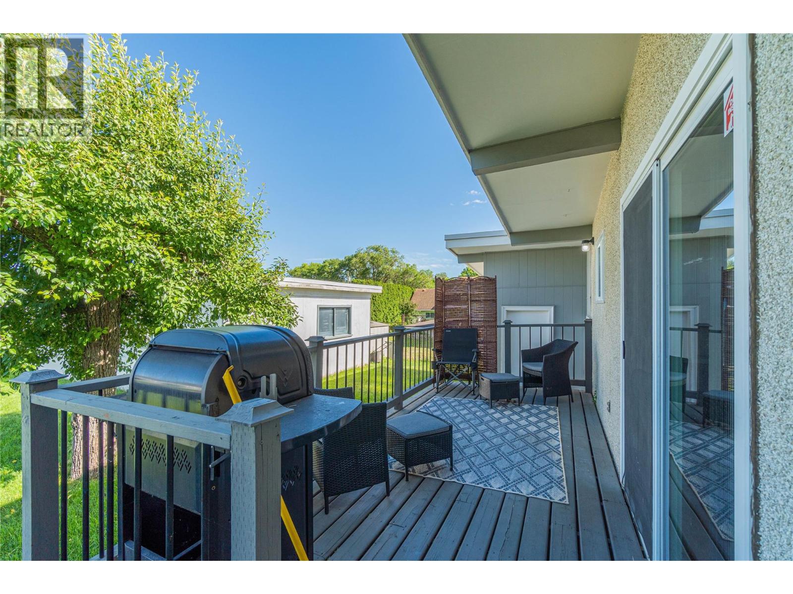 745 KELLY Drive - 28