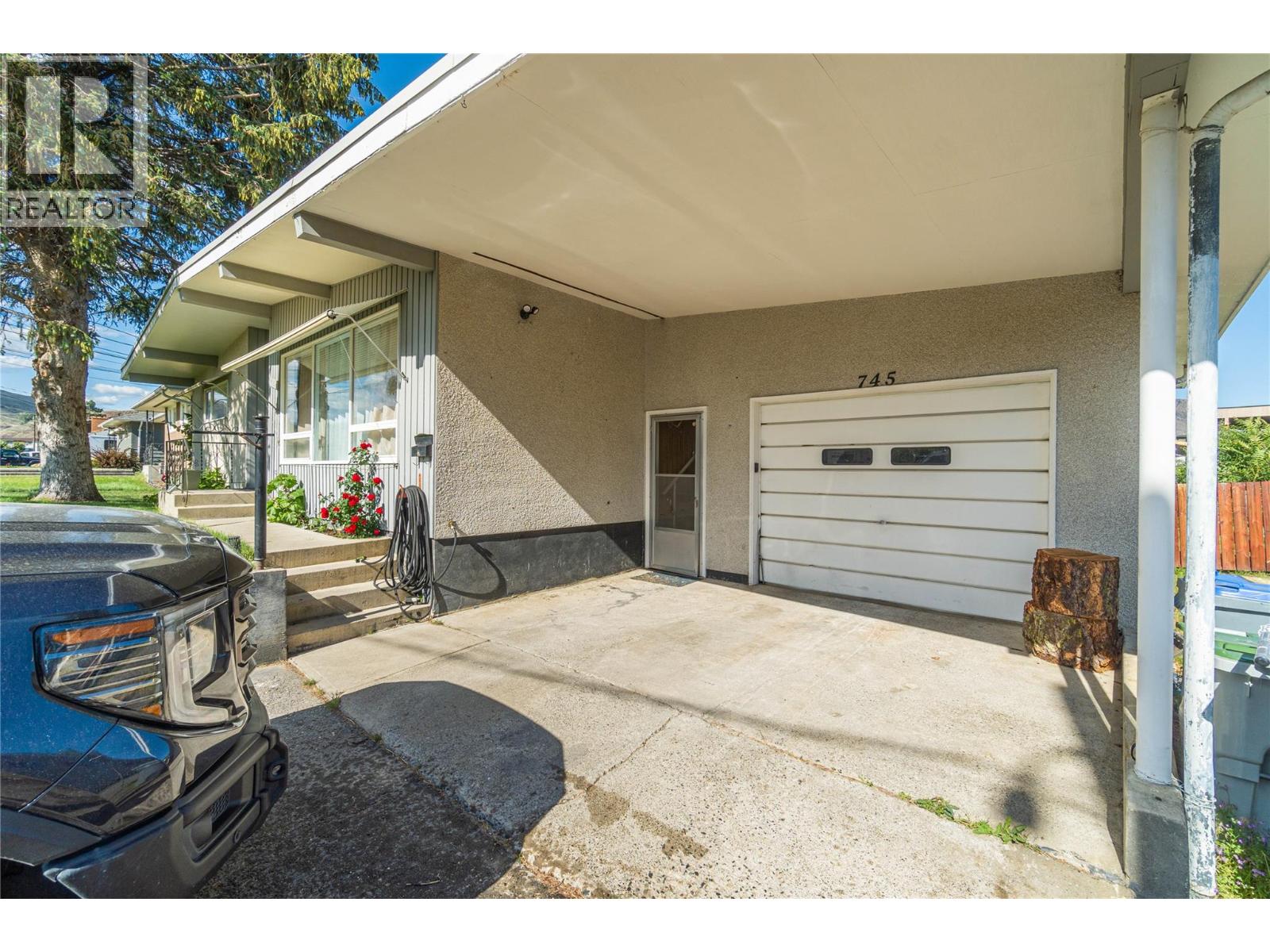 745 KELLY Drive - 5