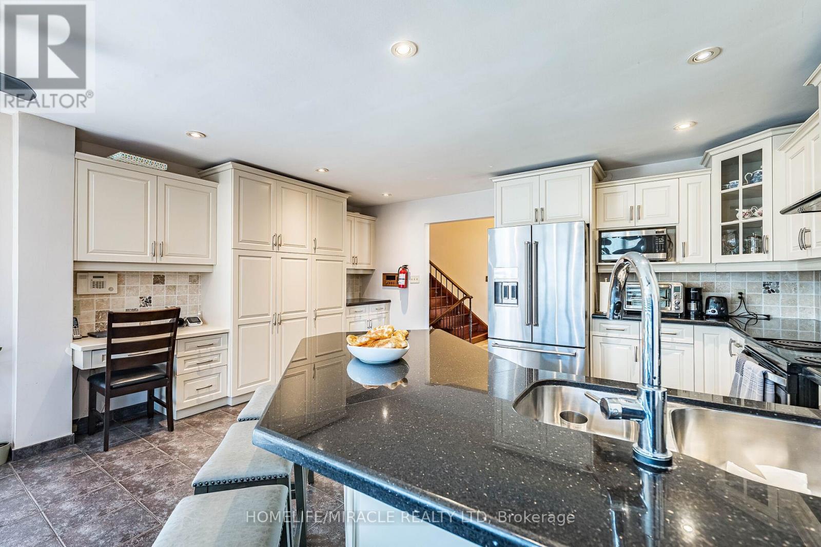 3188 PARKERHILL ROAD - 16
