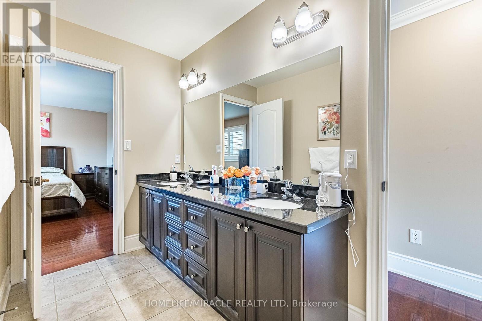 3188 PARKERHILL ROAD - 24