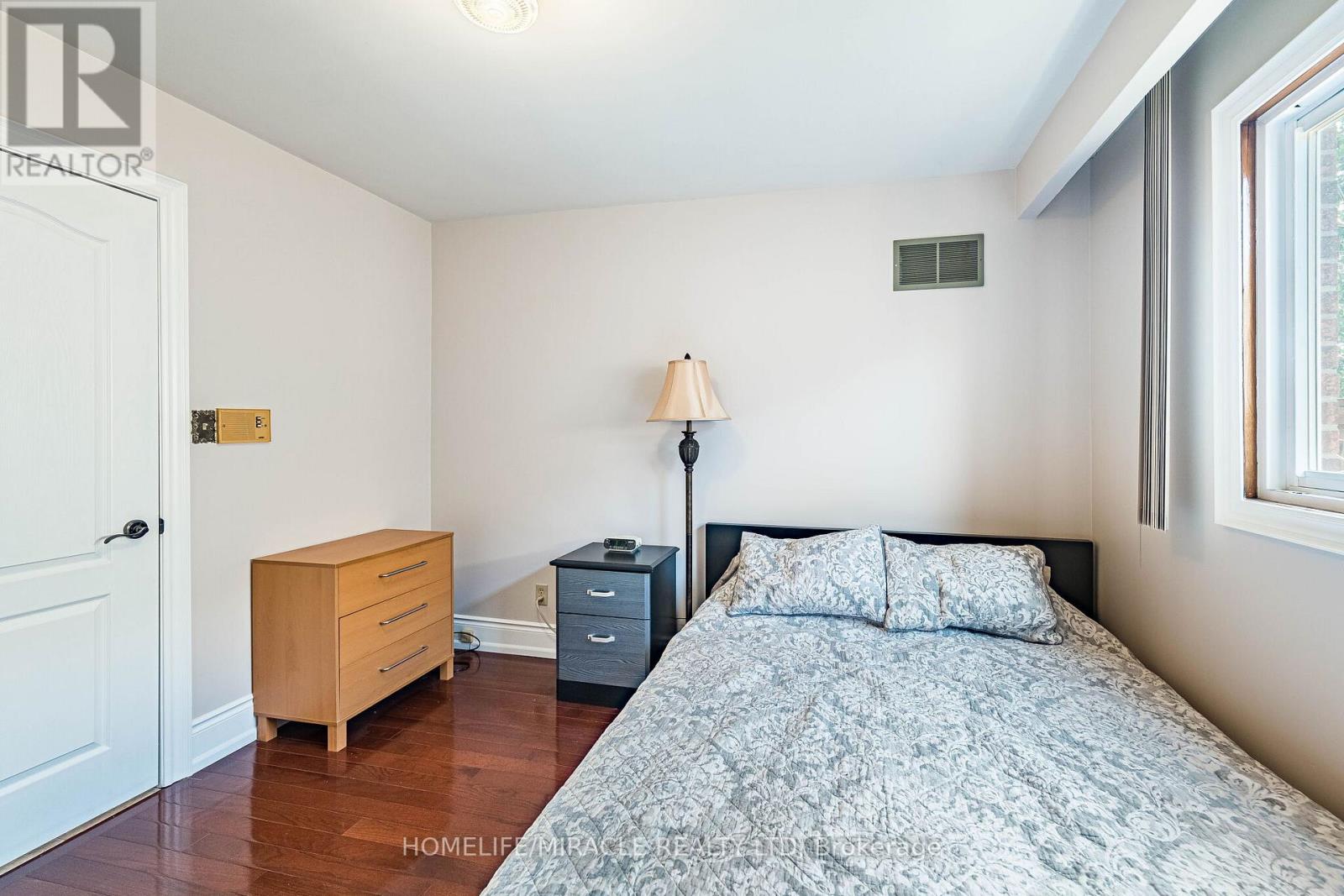 3188 PARKERHILL ROAD - 32