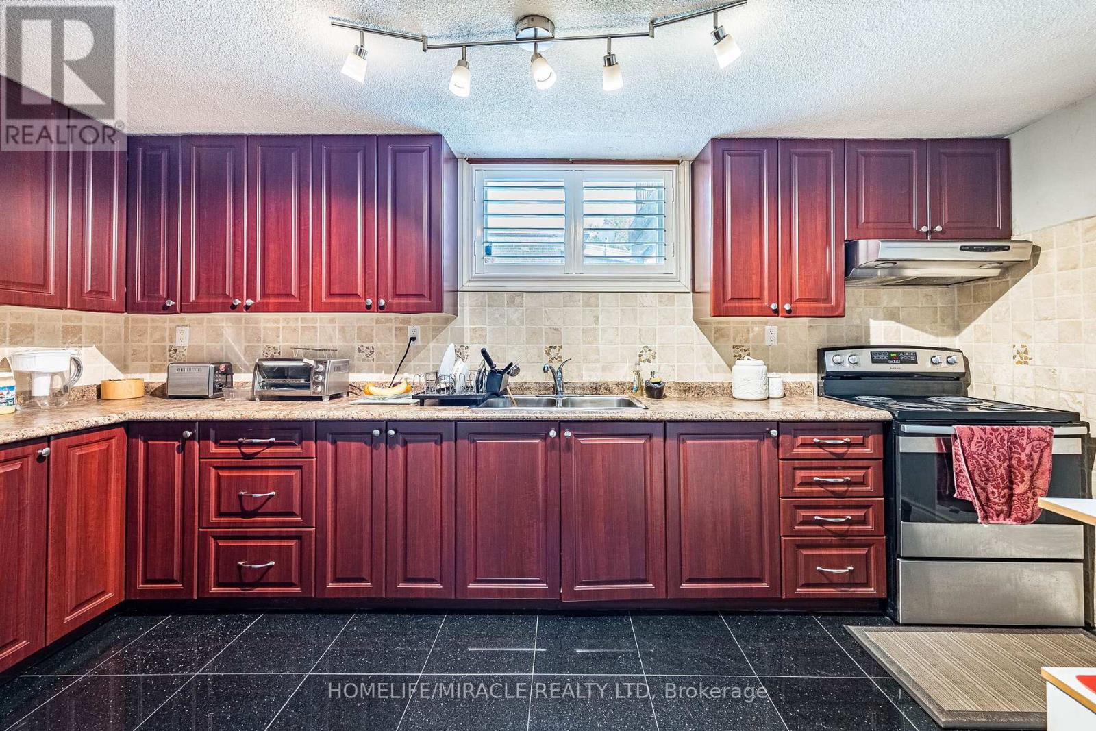 3188 PARKERHILL ROAD - 39