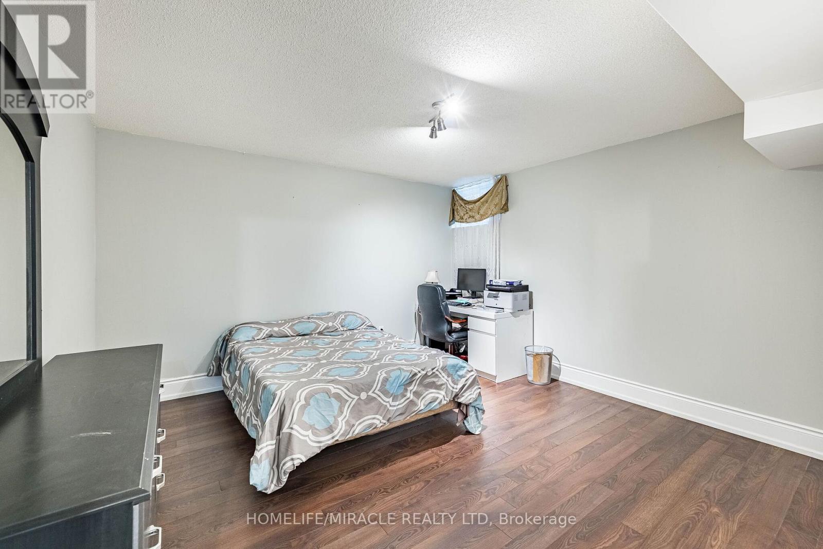 3188 PARKERHILL ROAD - 44
