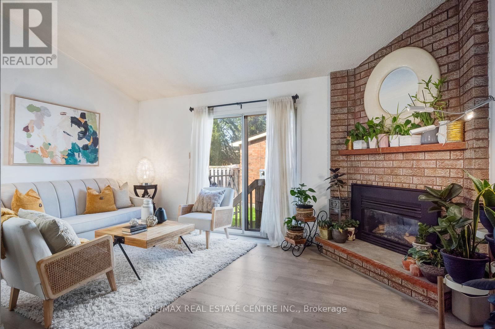 #25 5020 DELAWARE DRIVE - 16