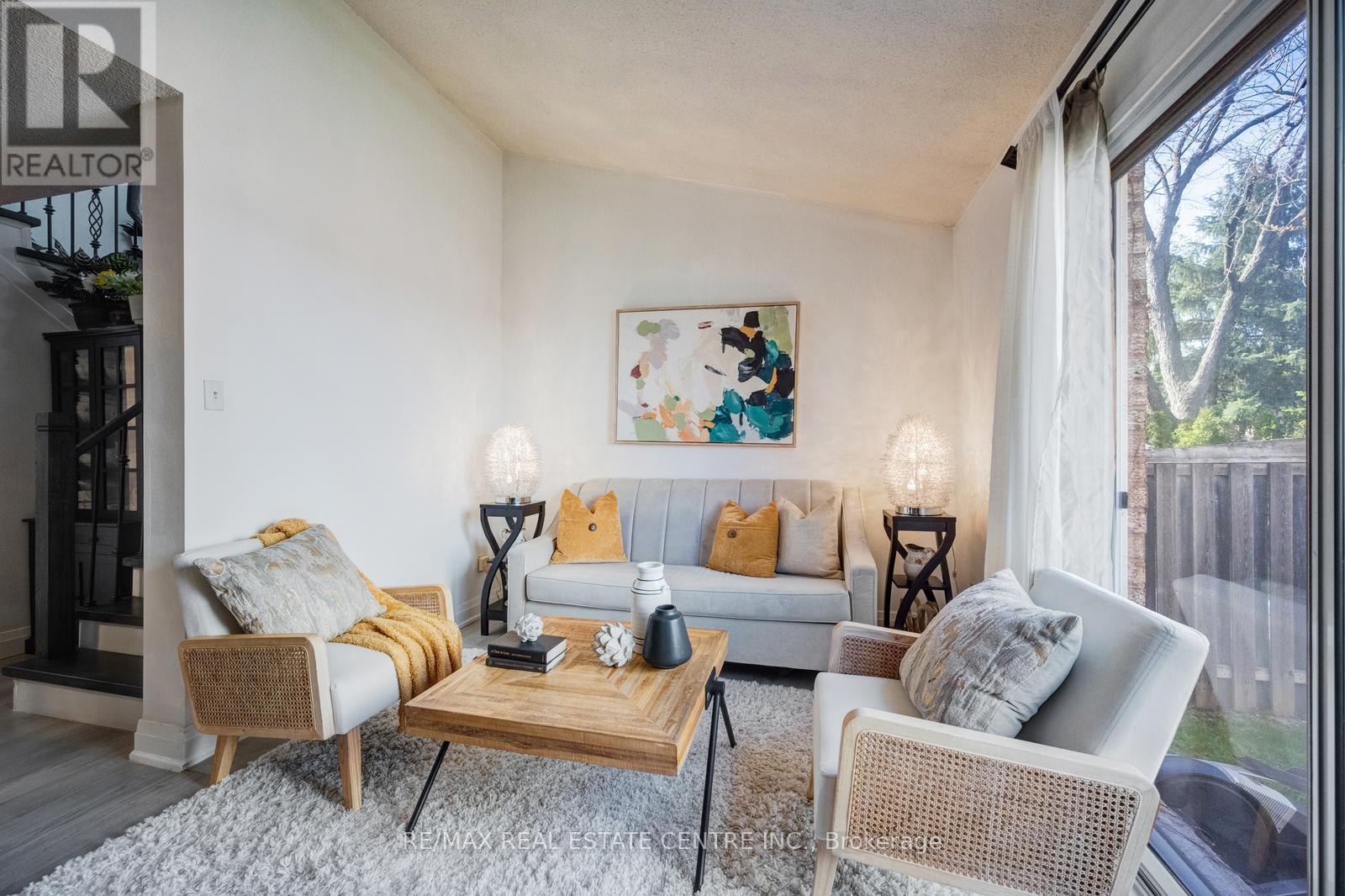 #25 5020 DELAWARE DRIVE - 18