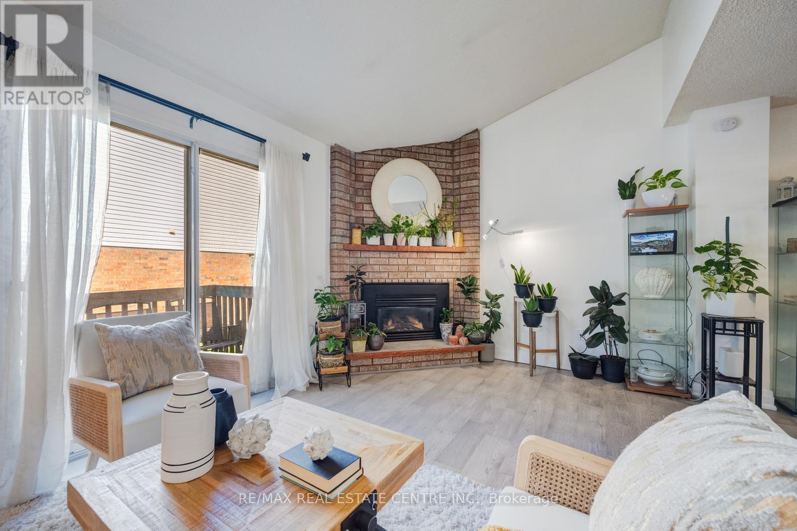 #25 5020 DELAWARE DRIVE - 19