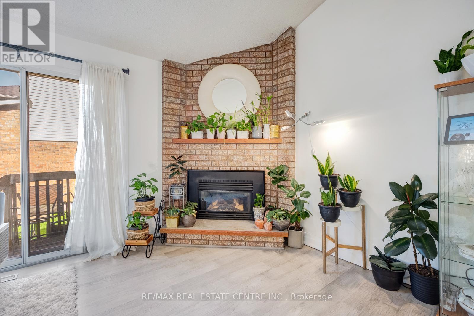 #25 5020 DELAWARE DRIVE - 21