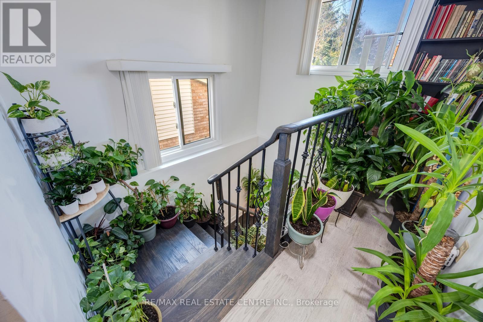 #25 5020 DELAWARE DRIVE - 29
