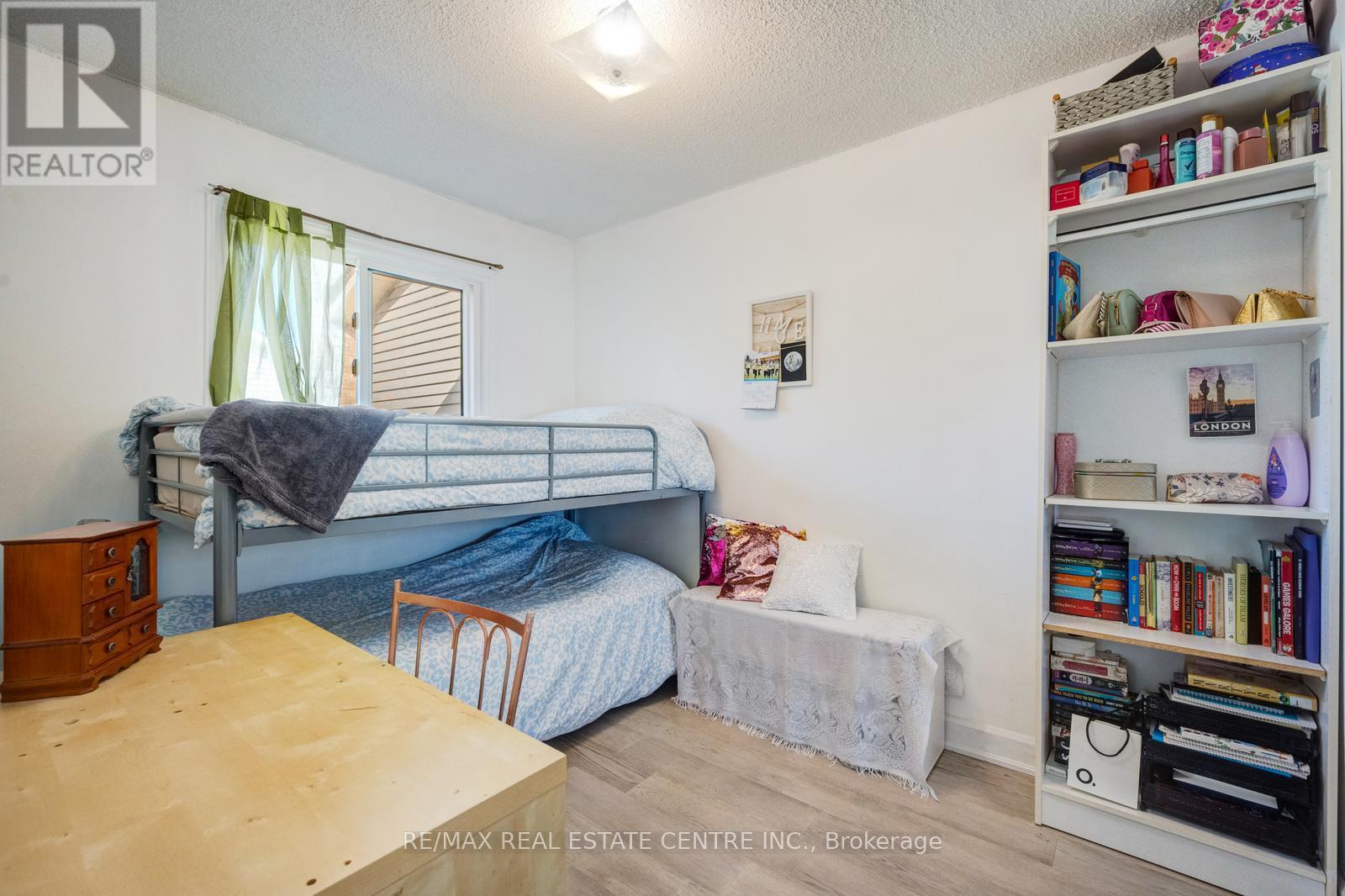 #25 5020 DELAWARE DRIVE - 32