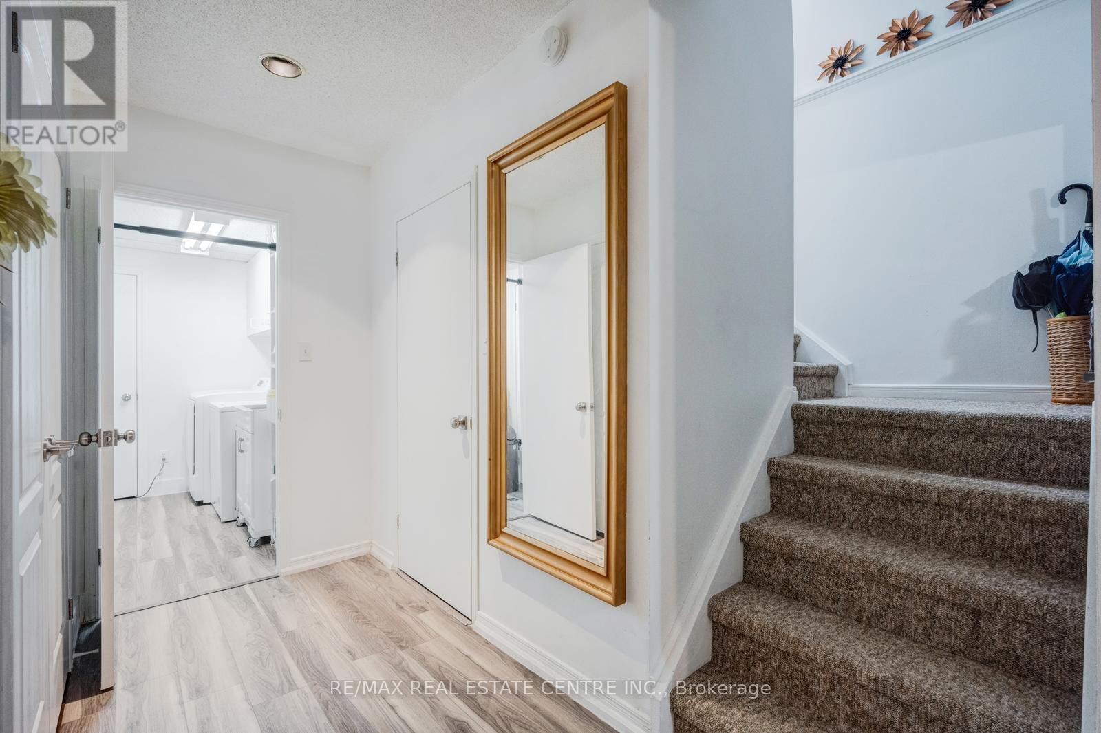 #25 5020 DELAWARE DRIVE - 35
