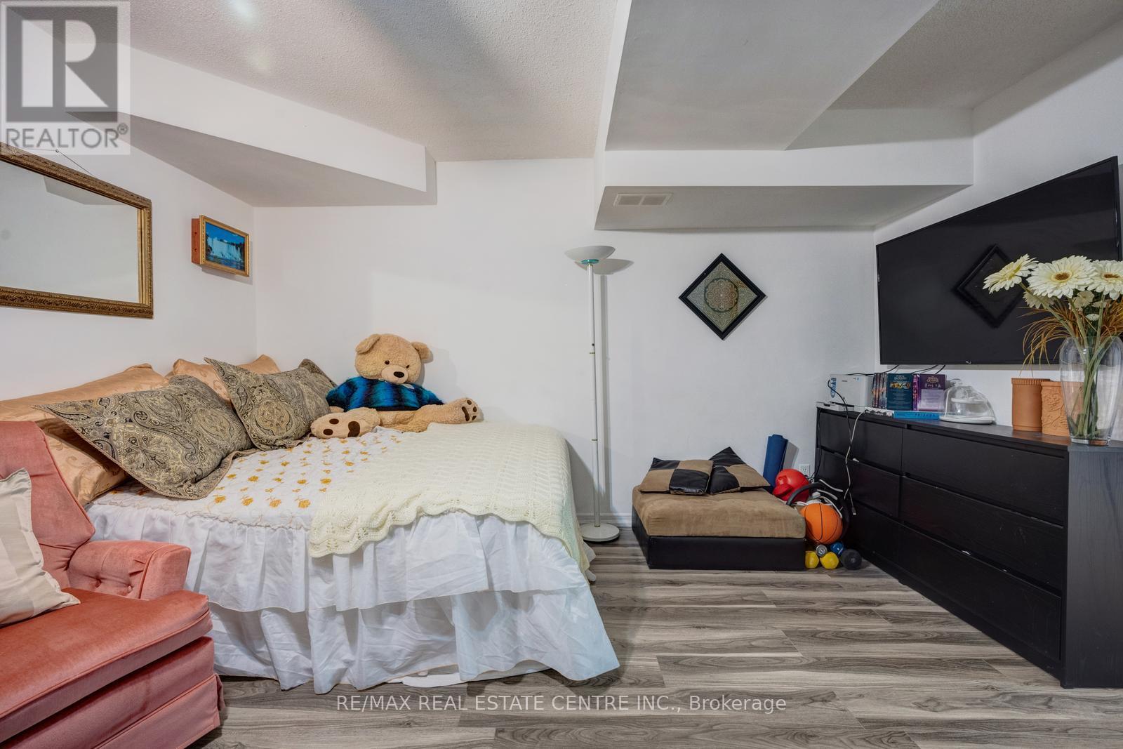 #25 5020 DELAWARE DRIVE - 38