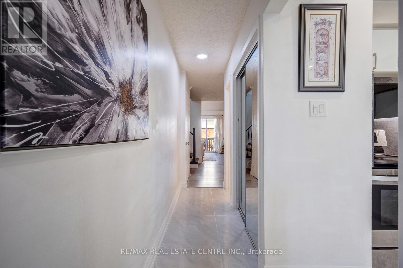 #25 5020 DELAWARE DRIVE - 4