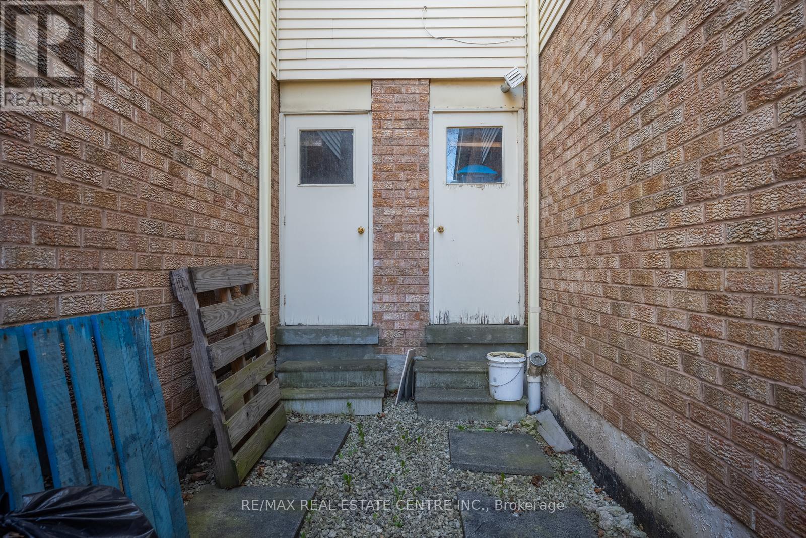 #25 5020 DELAWARE DRIVE - 47