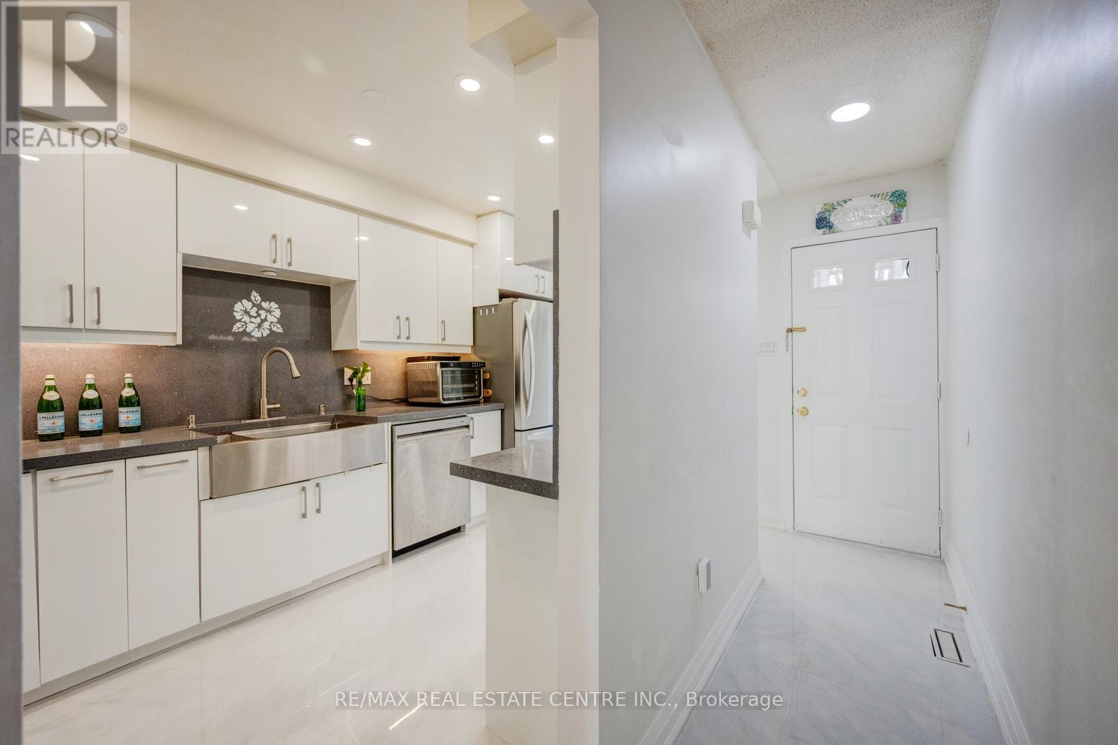 #25 5020 DELAWARE DRIVE - 5