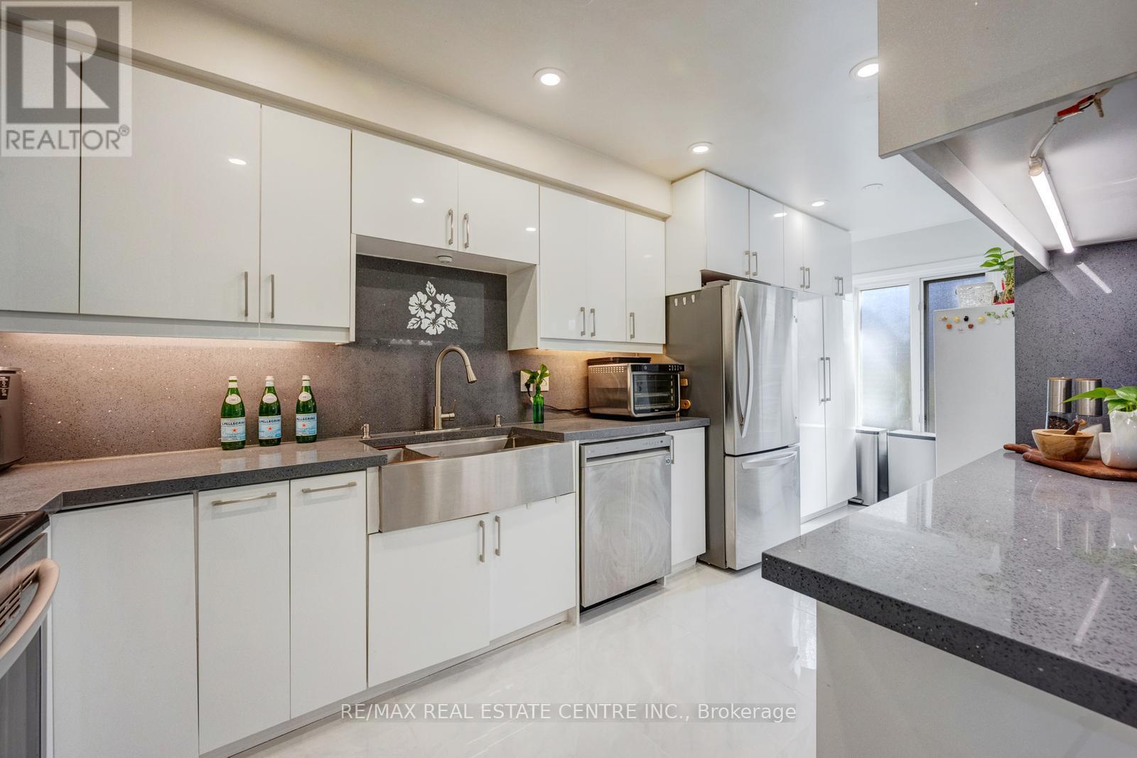 #25 5020 DELAWARE DRIVE - 7