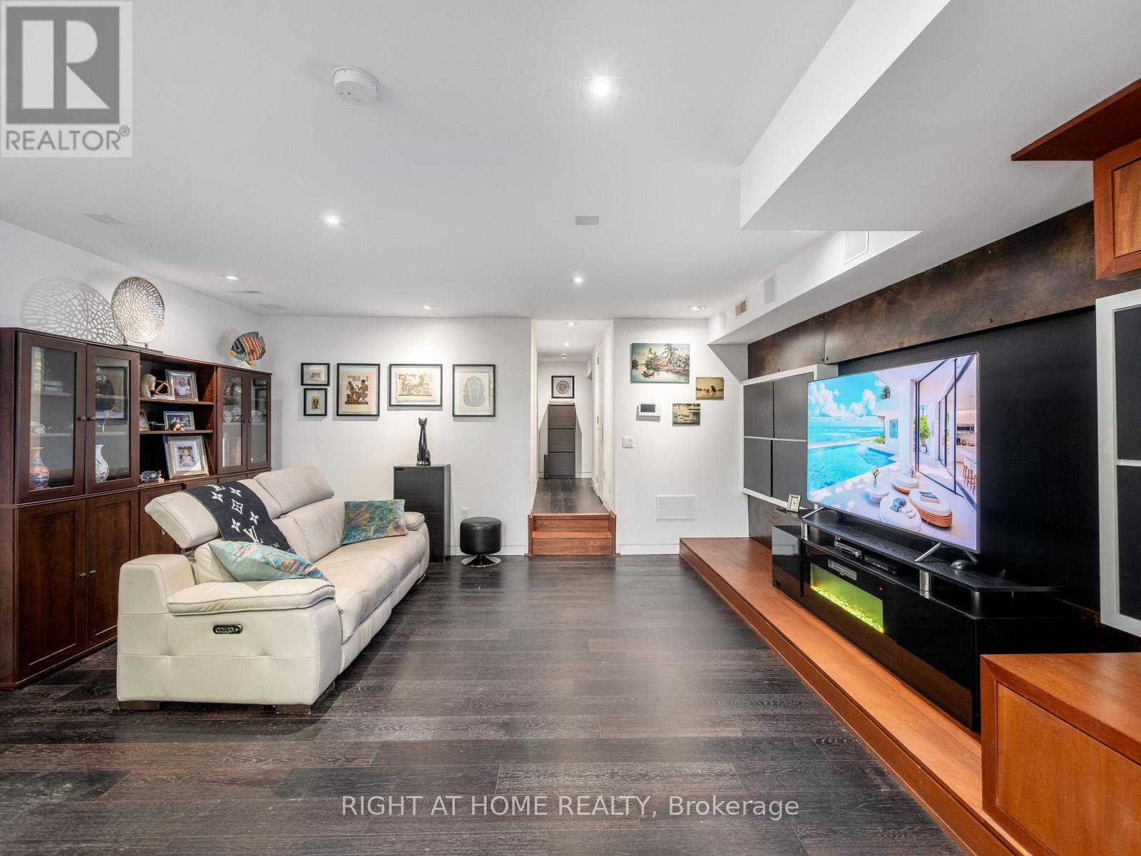 336 MELROSE AVENUE - 33