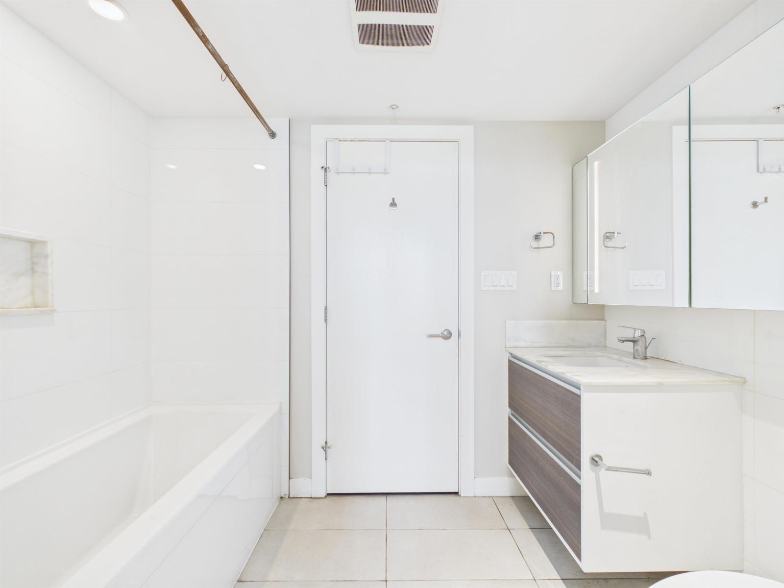 1207 13398 104 AVENUE
