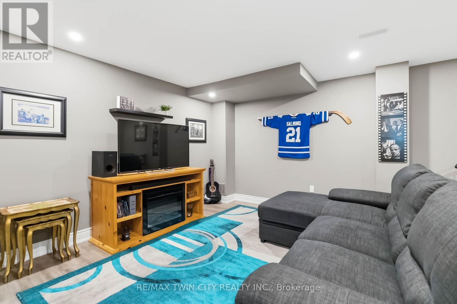 16 POLLARD STREET - 32