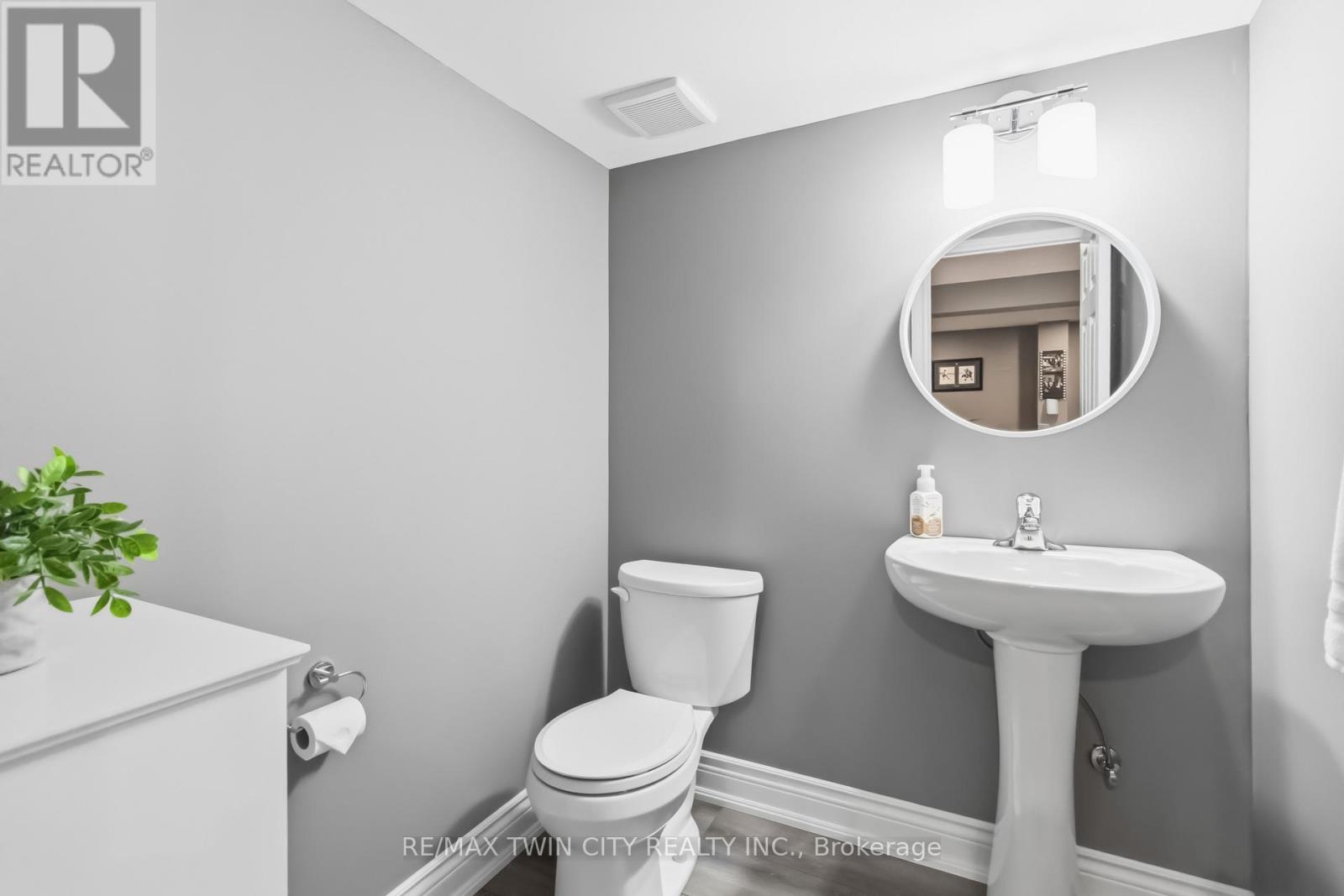 16 POLLARD STREET - 35