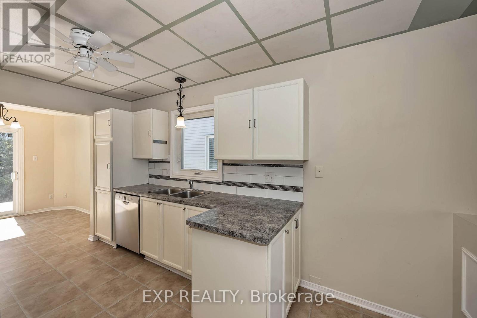 3 Bed, 3 Bath House for Sale in Ottawa – 1242 ST JEAN STREET, Ottawa – MLS# X13428972 - Image 7