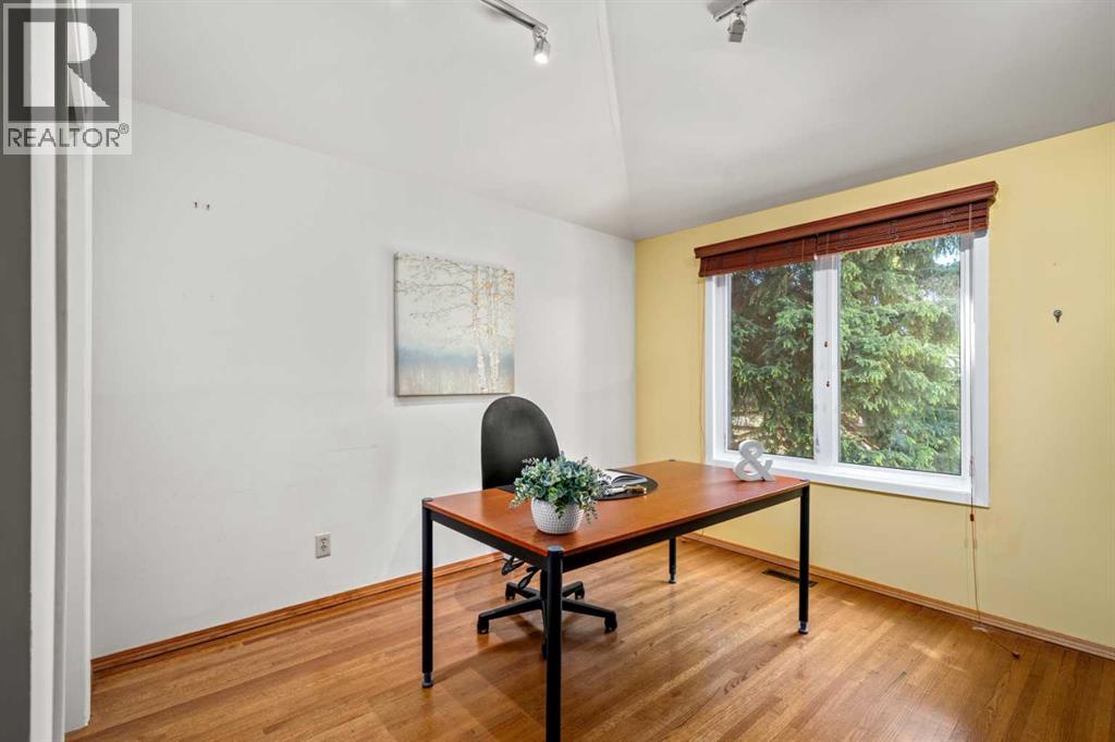Bedroom/Office