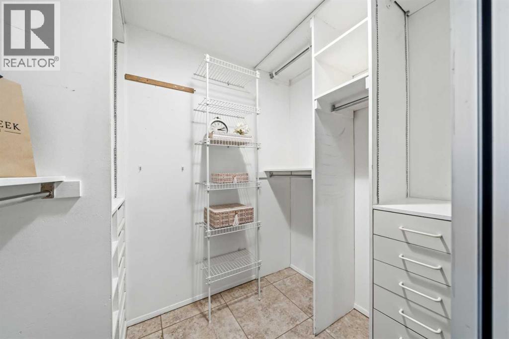 Walk in Closet