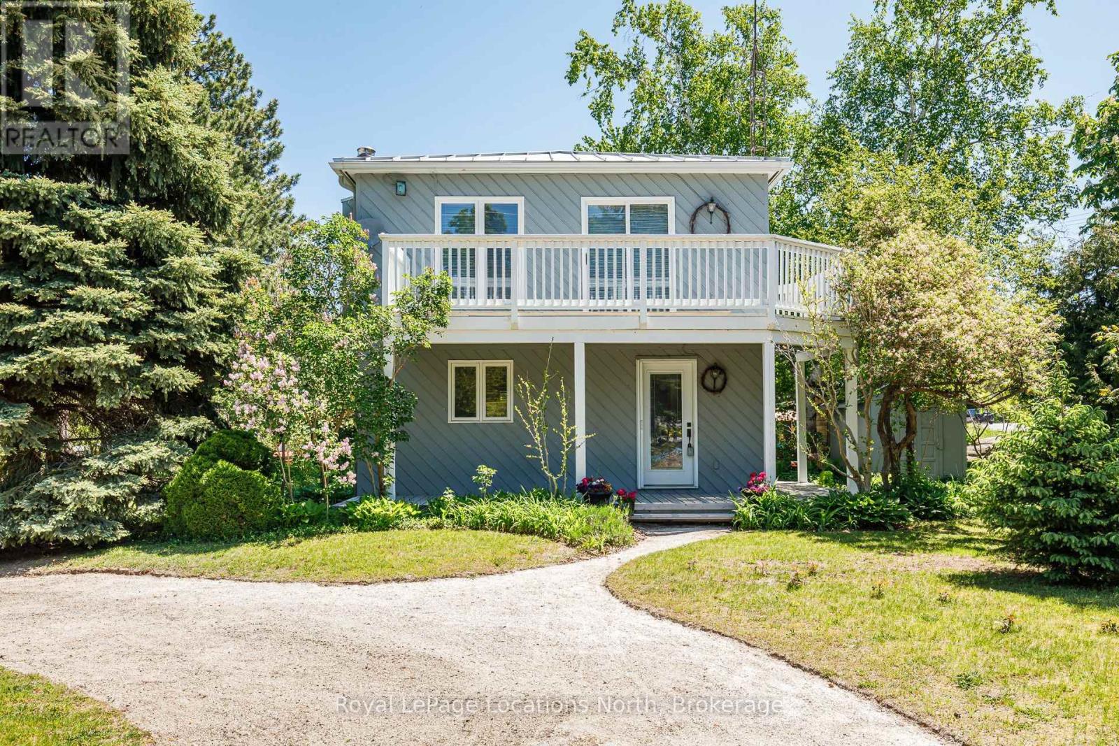 102 FRASER CRESCENT - 1
